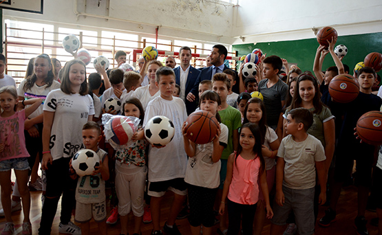 Školama na KiM sportska oprema