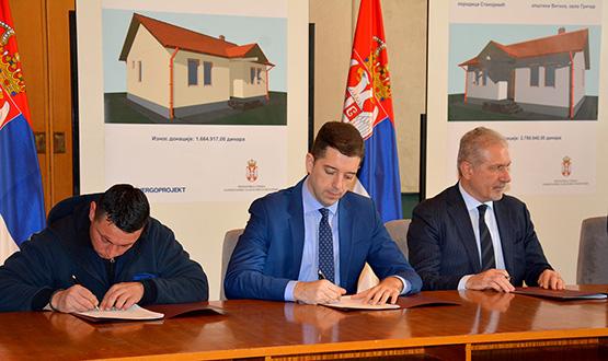 Potpisani ugovori za izgradnju tri kuće